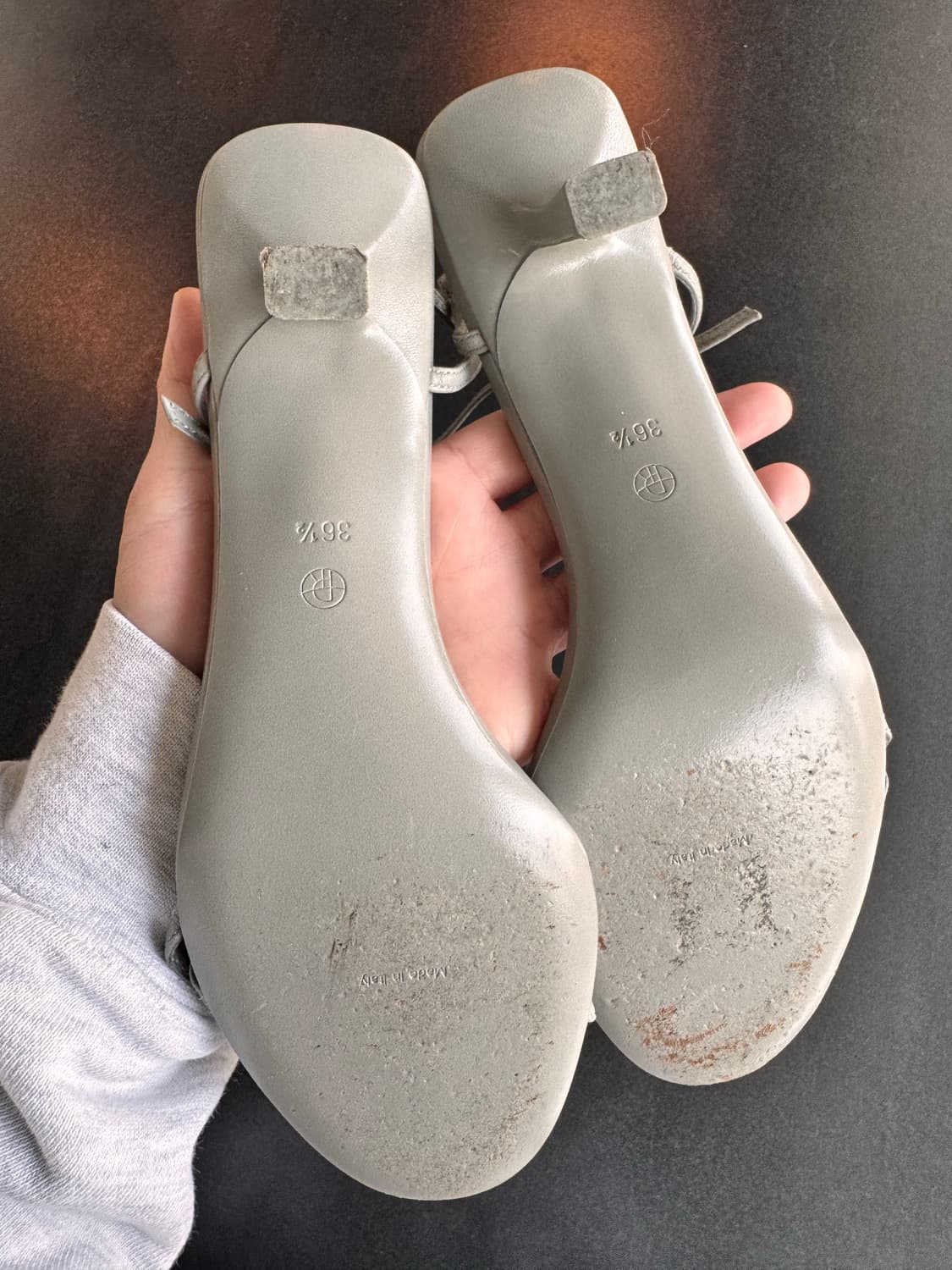 더 로우 Bare Leather Sandals (Sage grey) 상품이미지6