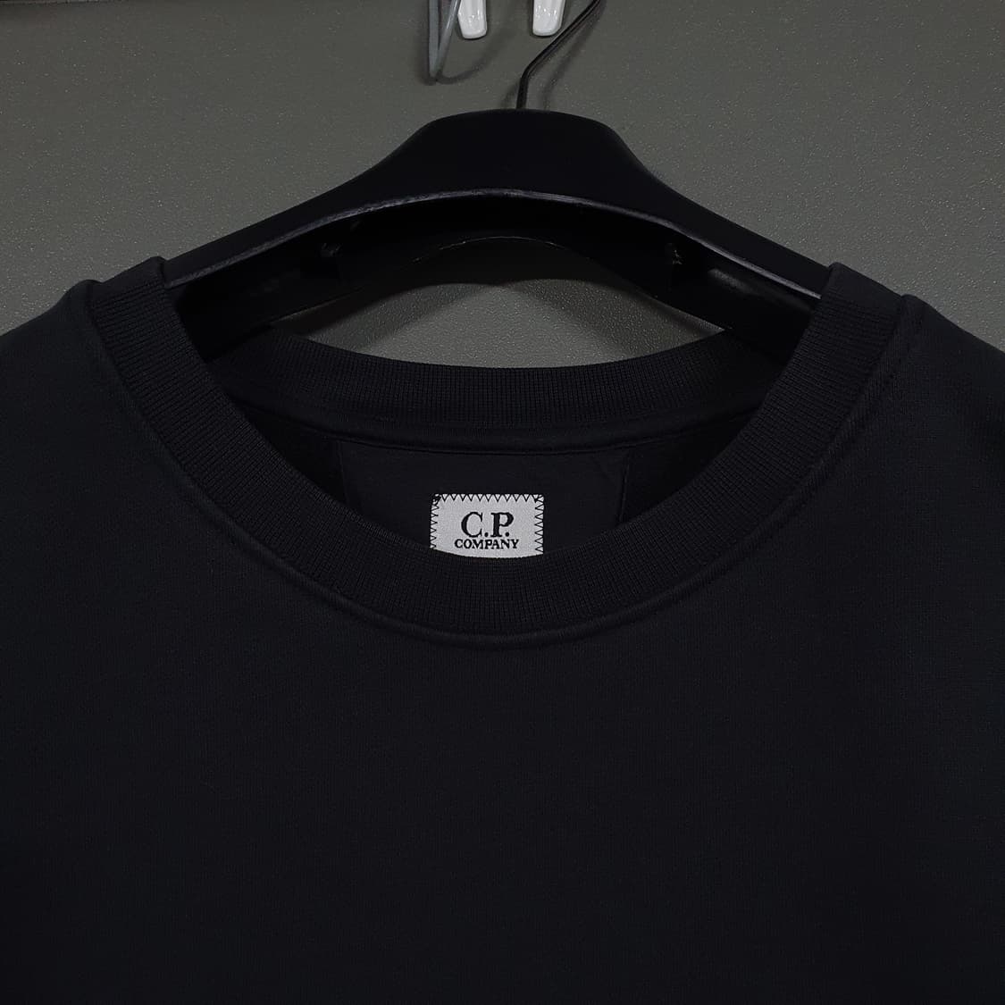씨피컴퍼니 신형 22FW 디아고날 플리스 로고 맨투맨 스웻셔츠 블랙 XL 상품이미지5