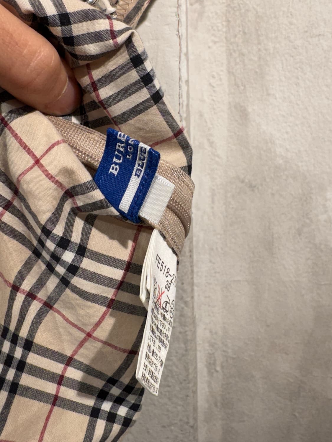 Burberry beige plaid sleeveles 상품이미지5