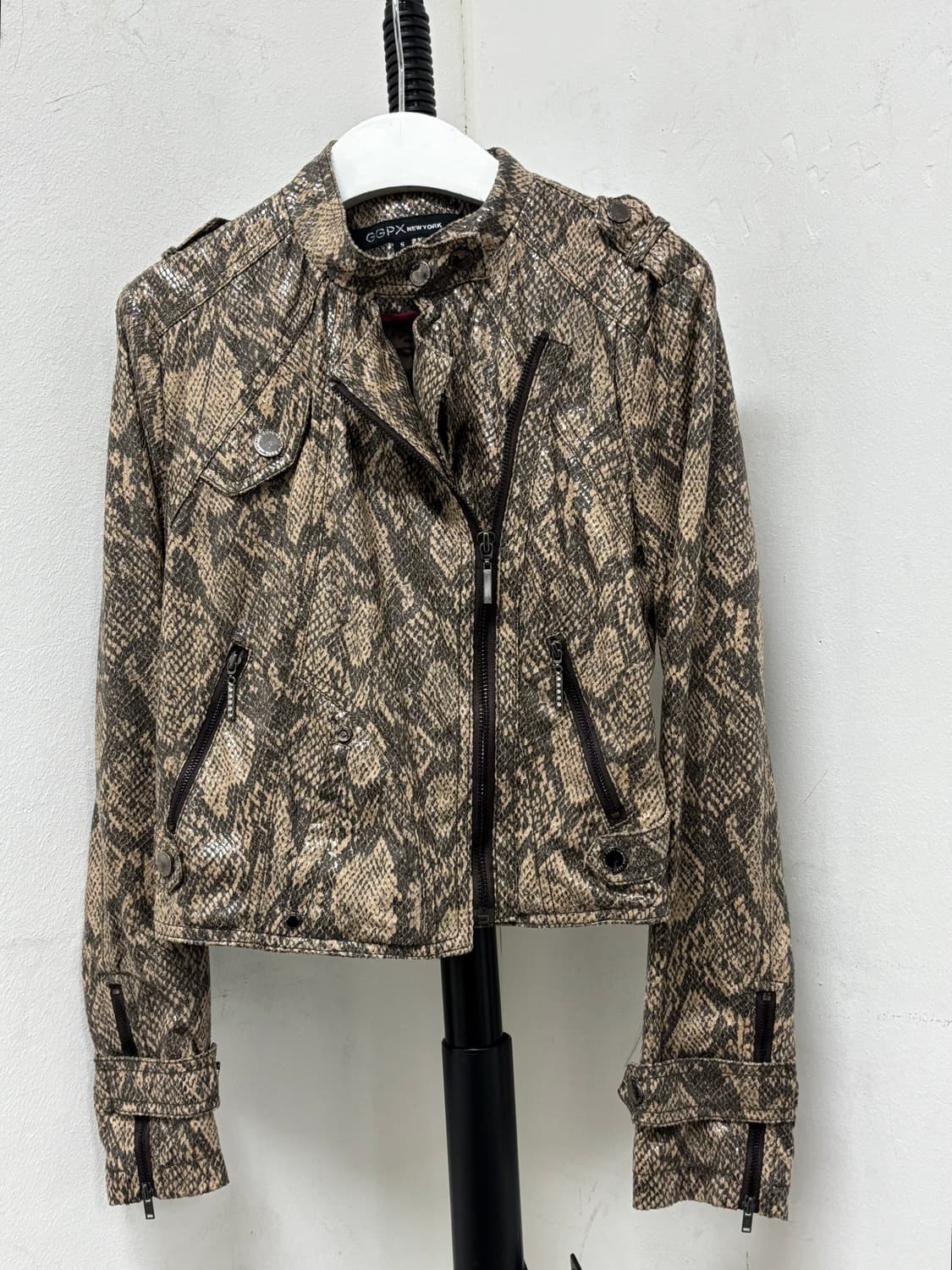 [GGPX]Snake Pattern 00’s Slim Fit Neck D 상품이미지8