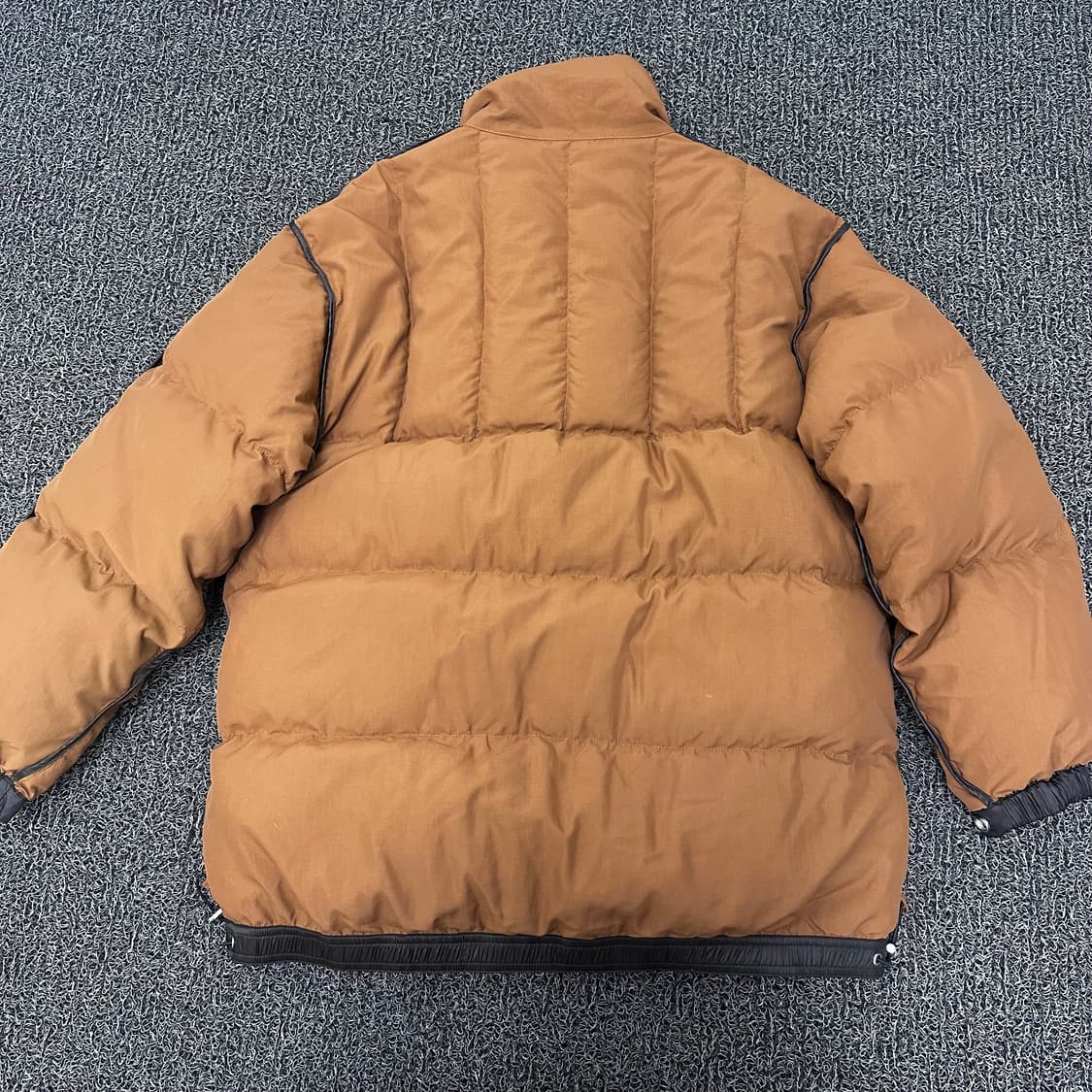 언앤써드 미스터리 여성 리버시블 양면 덕다운 패딩 브라운 F  상품이미지4