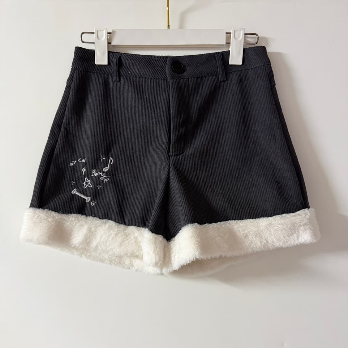 새상품 여자 밑단 퍼 코듀로이 반바지 S 상품이미지1