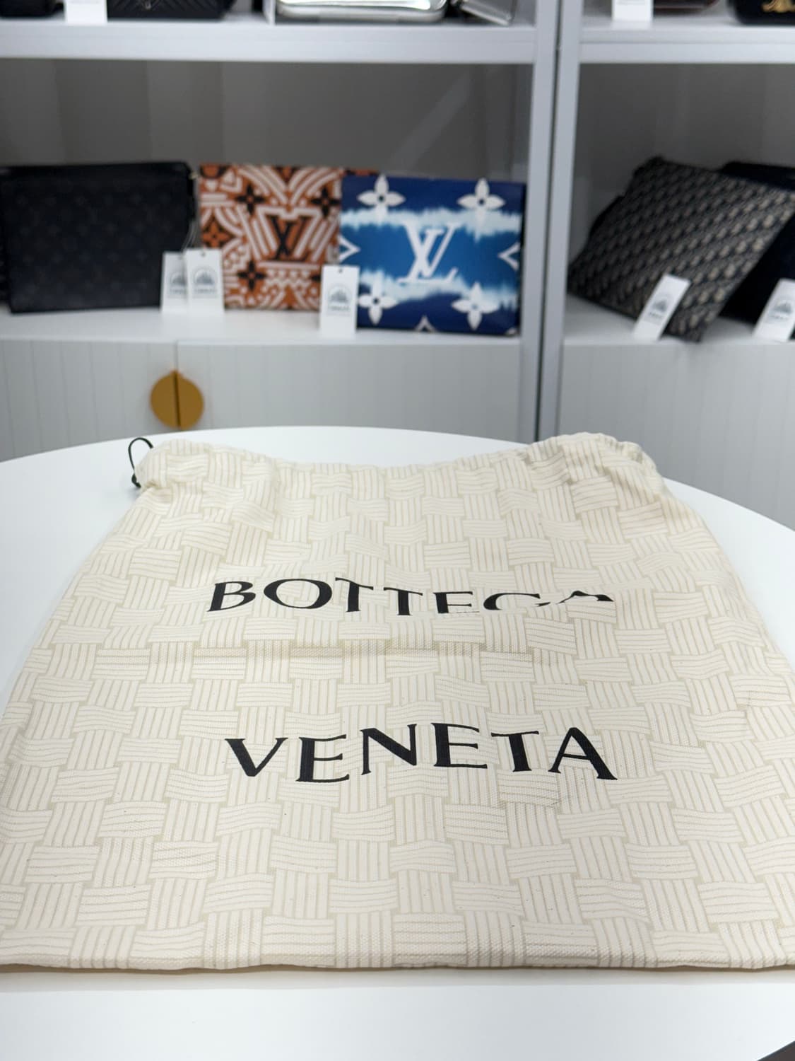 [S] 보테가베네타 패딩 테크 카세트백 상품이미지10