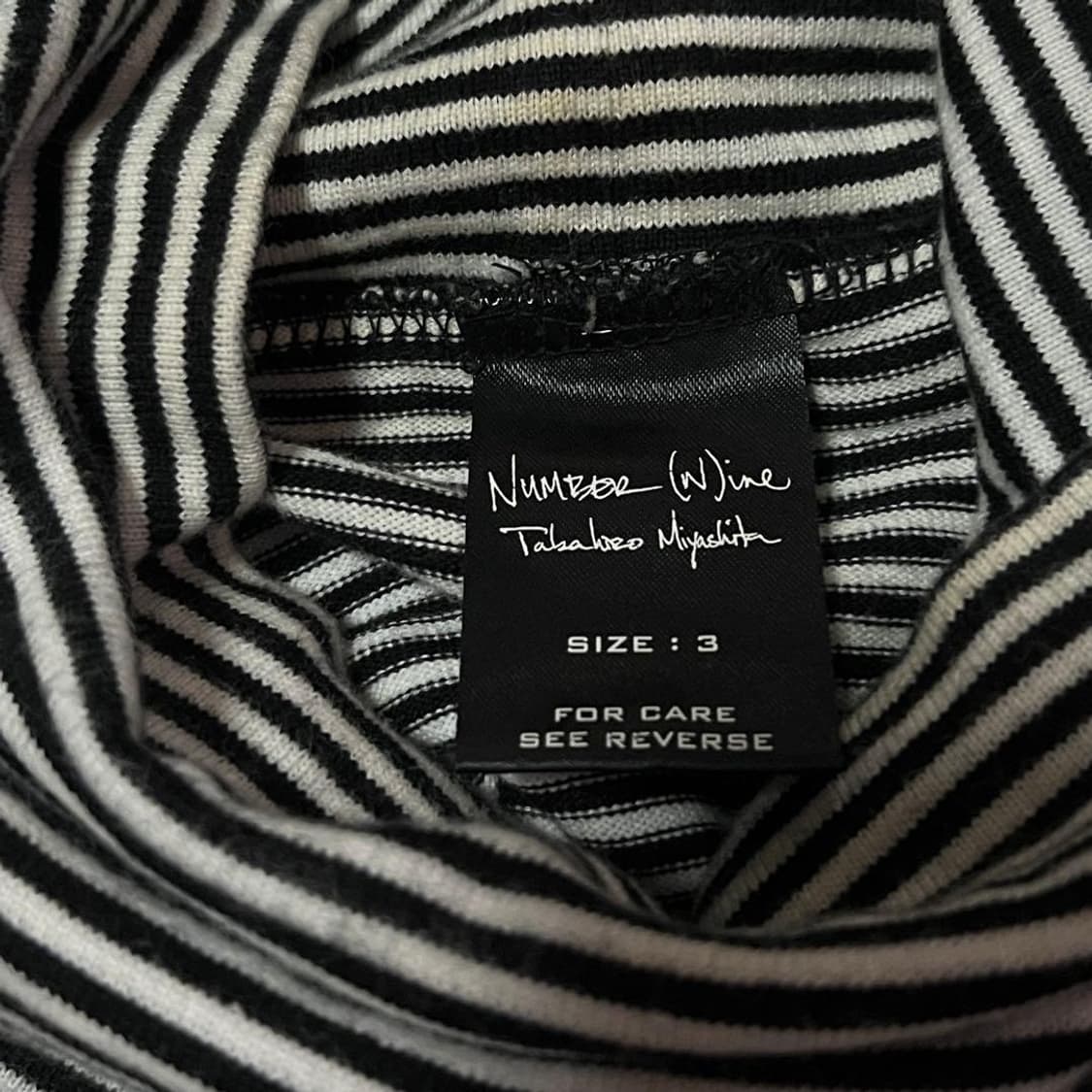 넘버나인 보더 하이넥 컷소어 상품이미지3