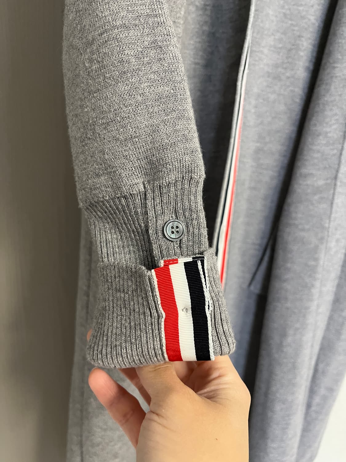 톰브라운 울 밀라노 스티치 4바 브이넥 롱 가디건 상품이미지3