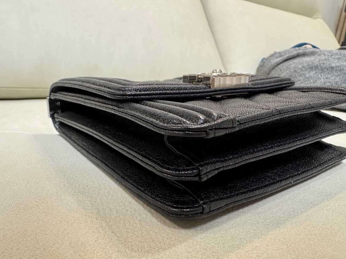 샤넬 보이 버티컬 플랩백 사첼백 캐비어 은장 29번대 상품이미지5