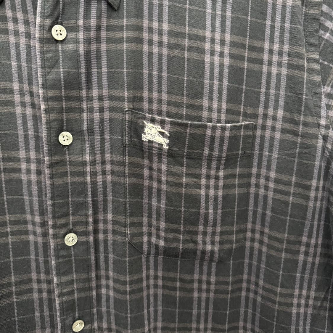 버버리 노바체크 긴팔 셔츠 기사 로고 원포켓 디테일 네이비 상품이미지5