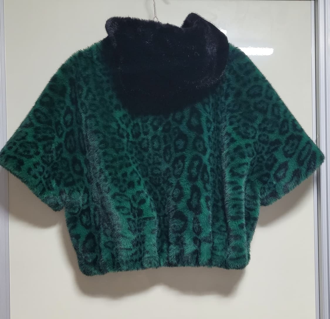 수입의류 에코밍크 후드 반팔집업 상품이미지2