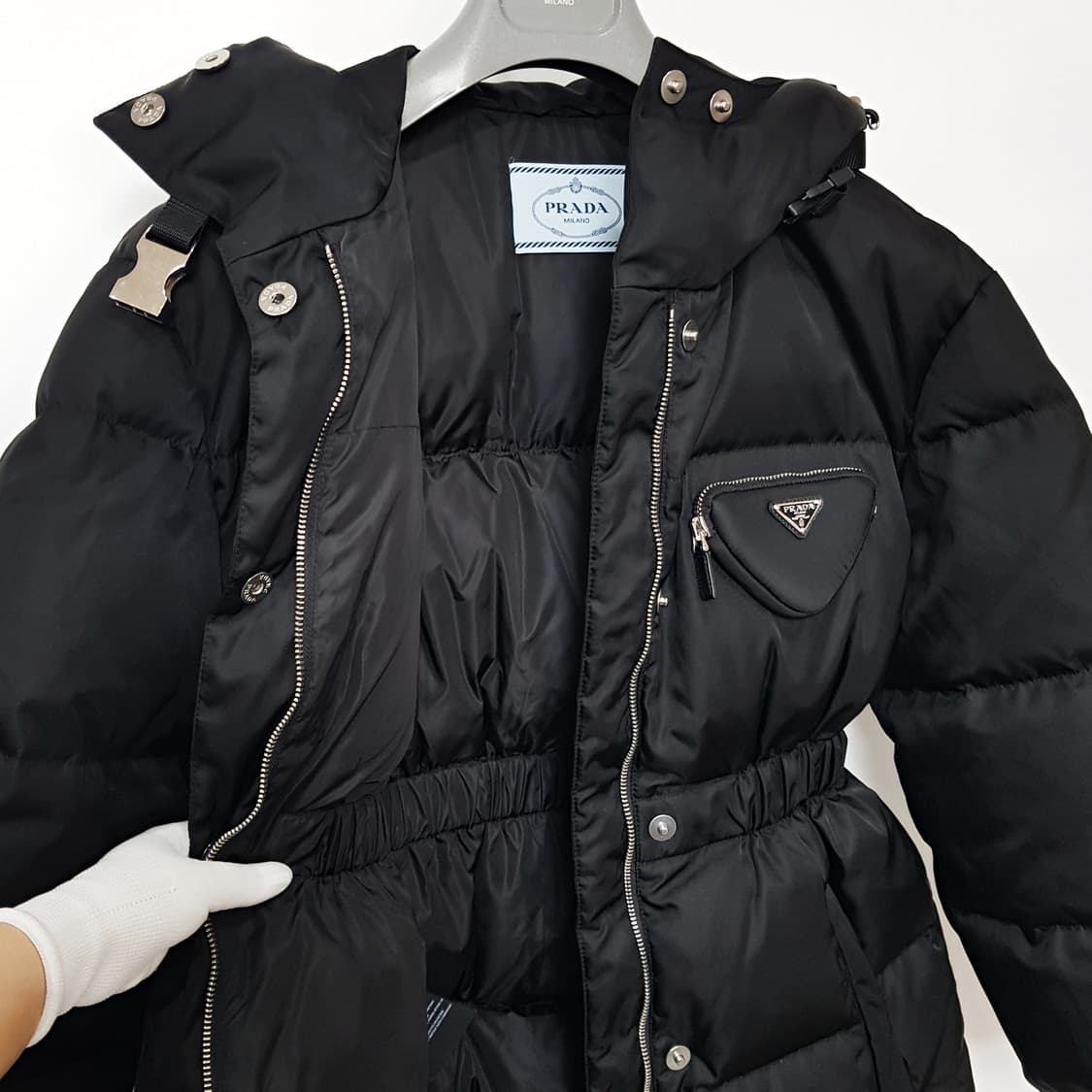 프라다 리나일론 삼각로고 버클 후드 다운 패딩 29Y966 상품이미지8