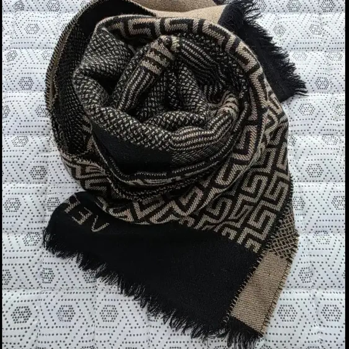 베르사체 메두사 올 머플러 상품이미지3