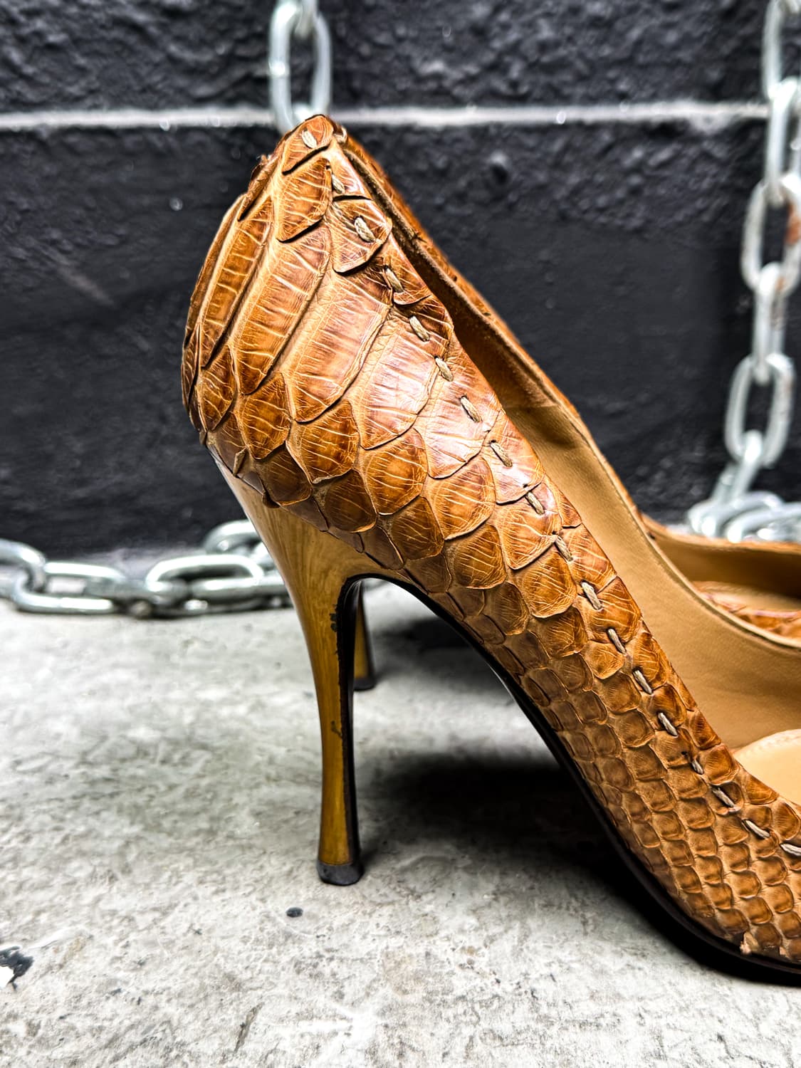 Alexander McQueen – Python Leather Heels 상품이미지6