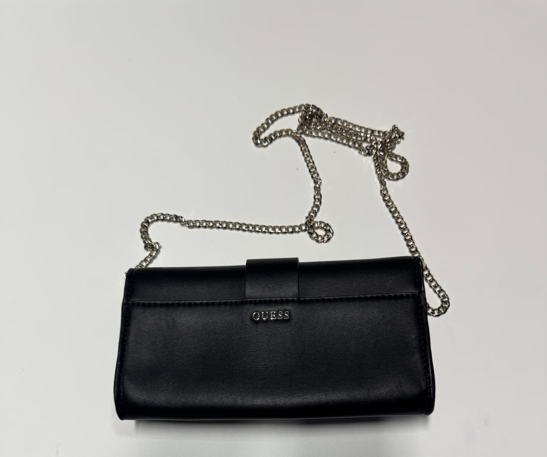 여성 게스 Guess 보석 장식 체인 숄더백 블랙 상품이미지2