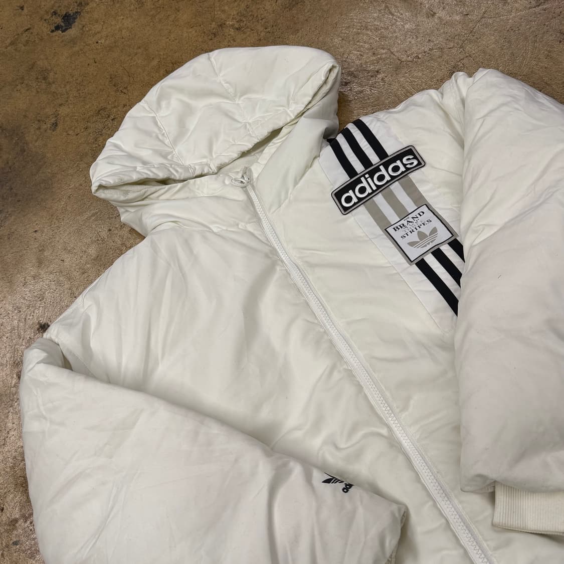아디다스 화이트 숏패딩  상품이미지1