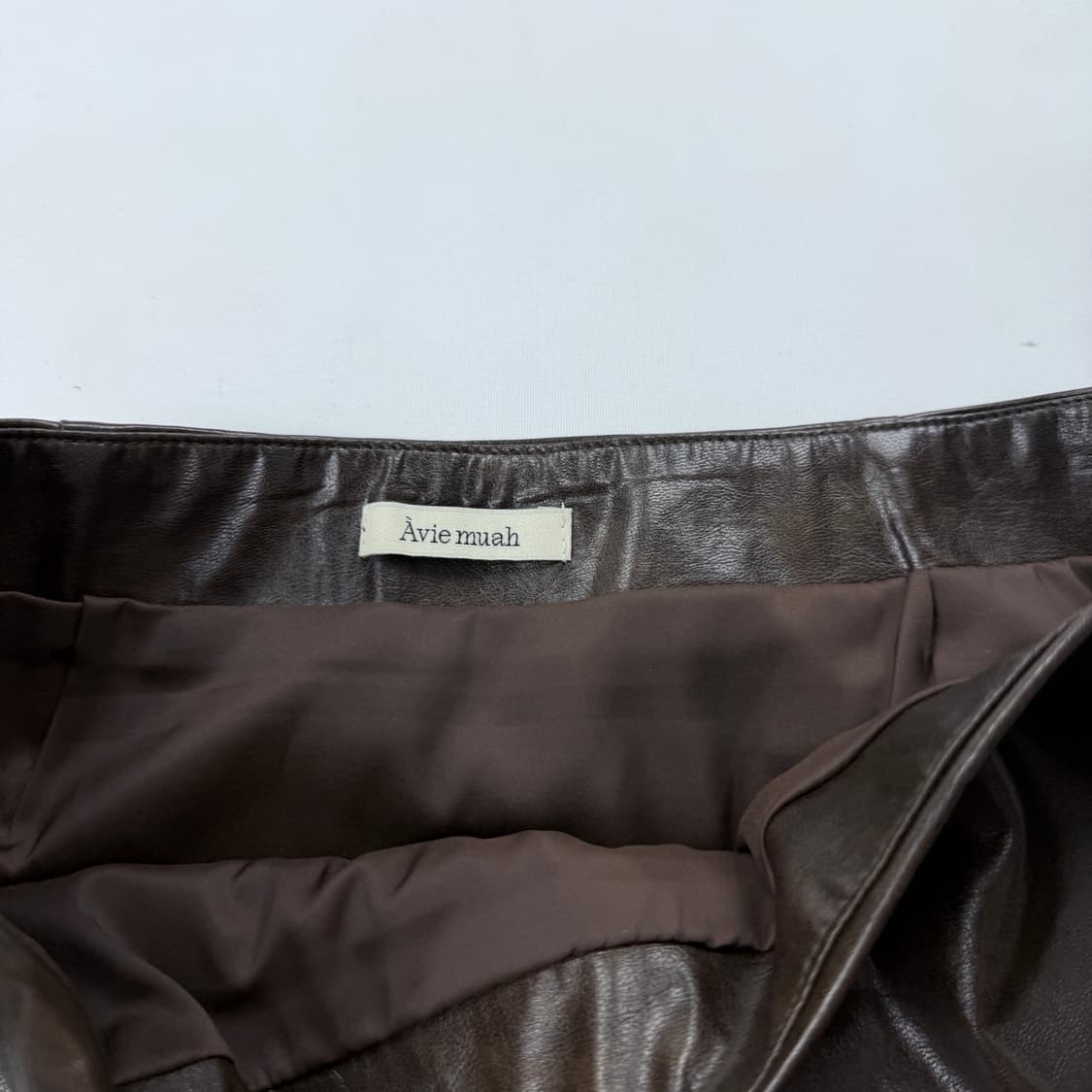 아비에무아 레더 로고 포인트 미니 스커트 상품이미지5