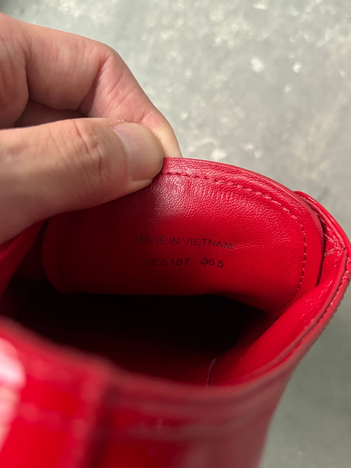 프라다 레드 에나멜 스니커즈 상품이미지6