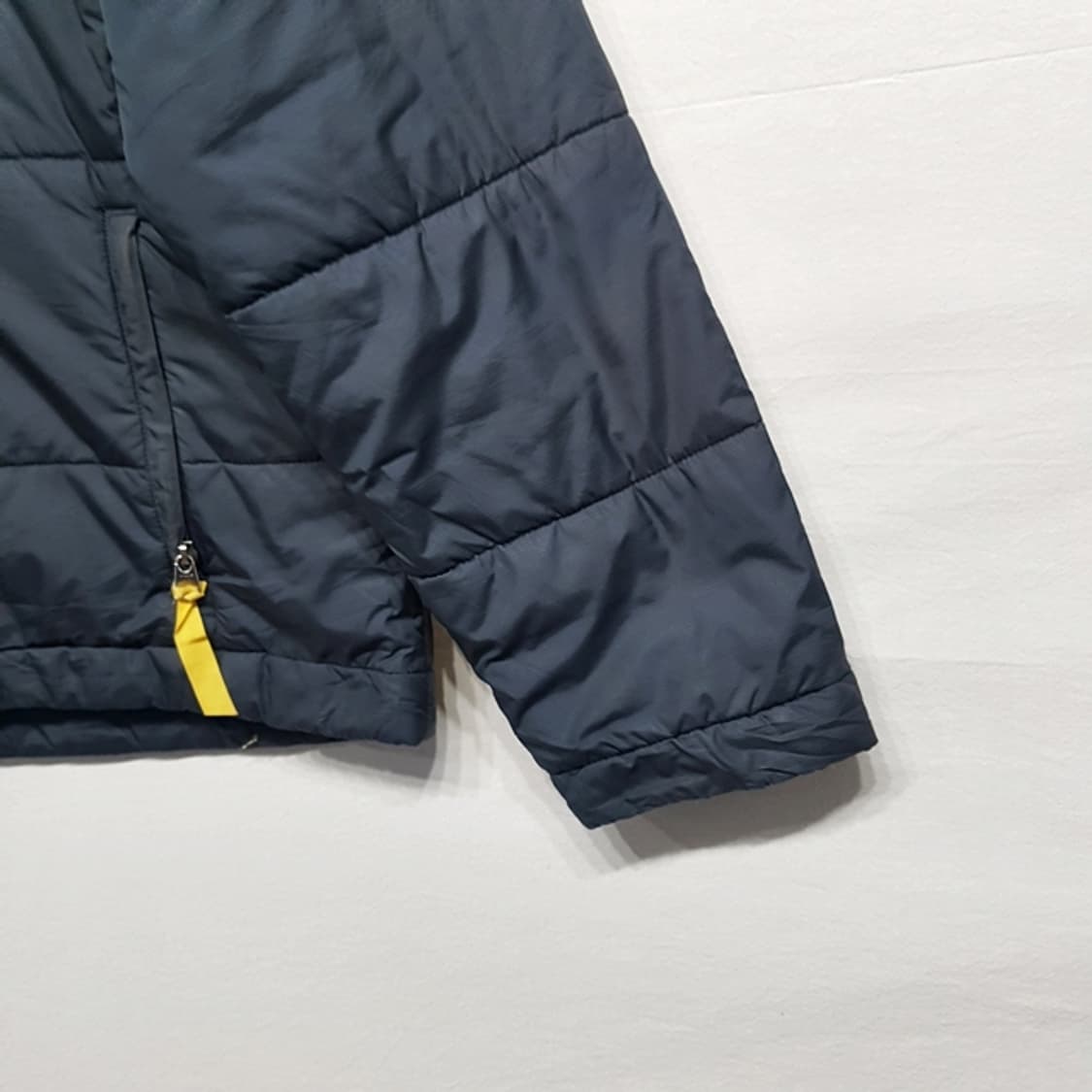 Patagonia 파타고니아 패딩 점퍼 차콜 상품이미지5