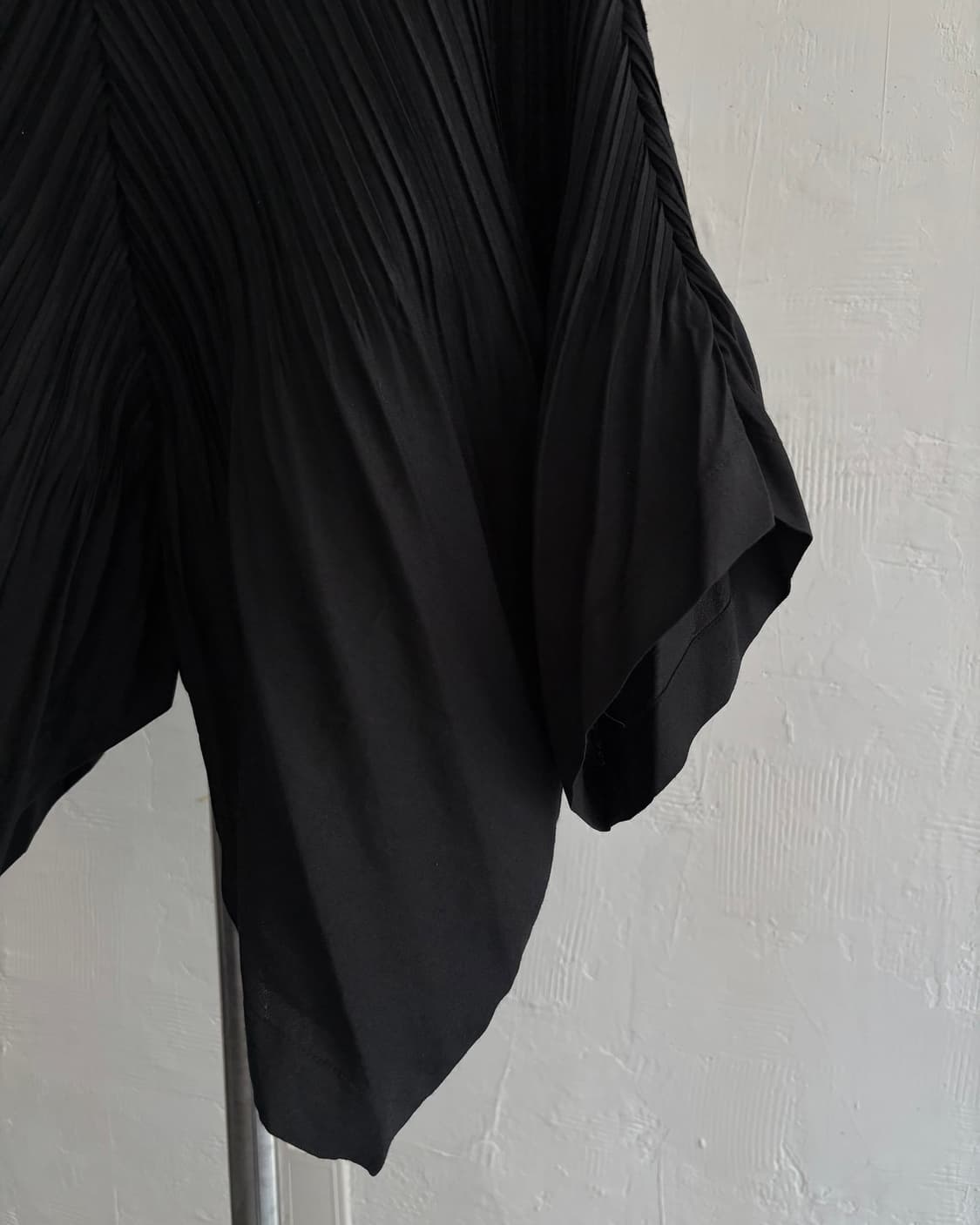 ISSEY MIYAKE 이세이미야케 블랙 링클 울 플리츠 탑 상품이미지6