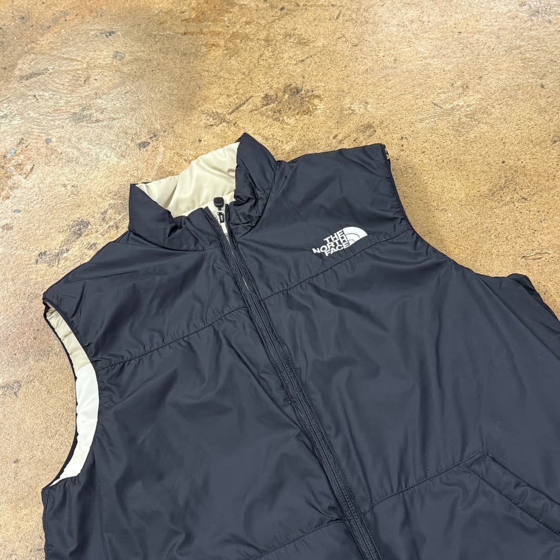 [정품/M] 노스페이스 양면 패딩 조끼 아이보리 베이지 블랙 b14 상품이미지4