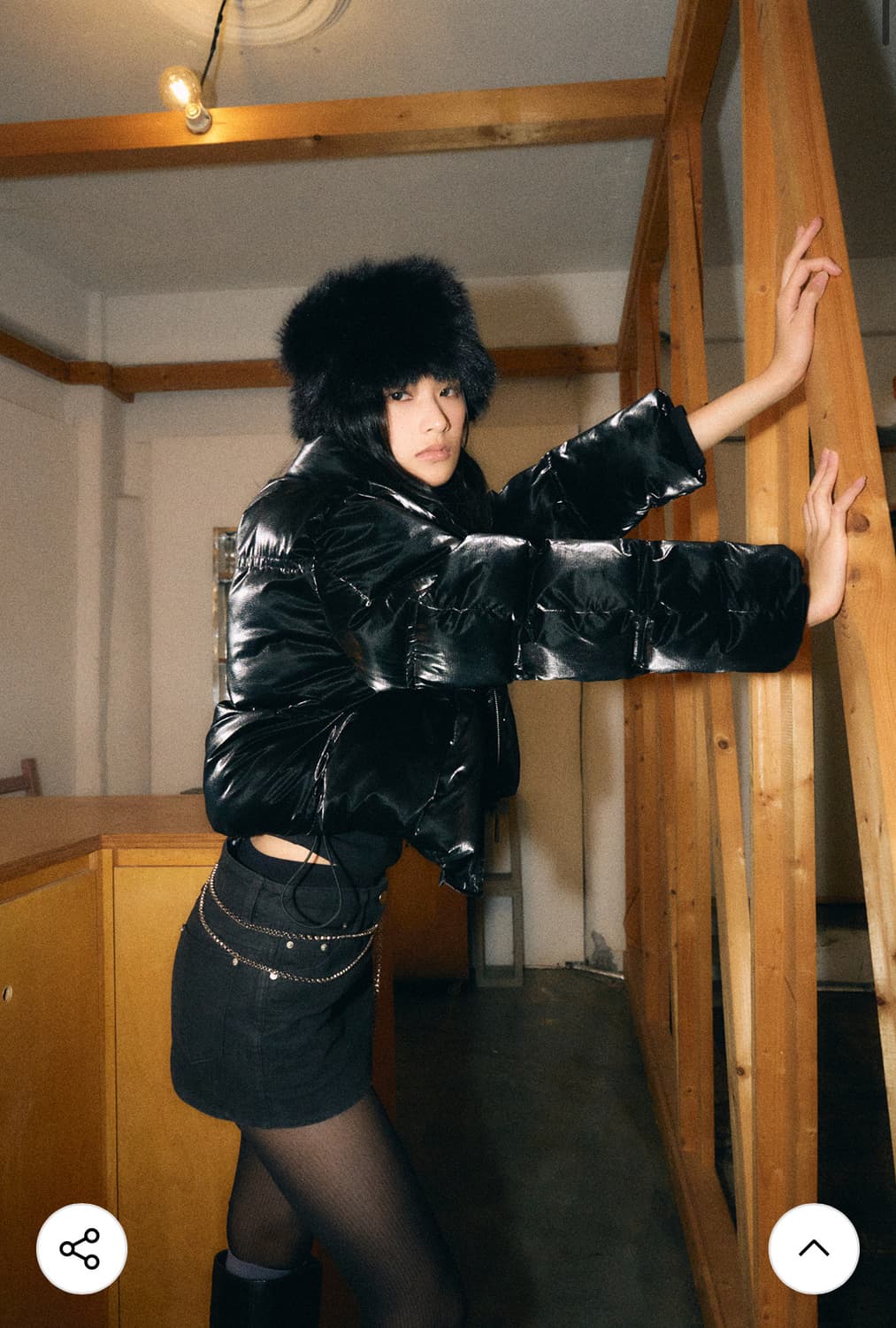 숏패딩 헬레네파리스 벨벳티 크롭 웰론 푸퍼(블랙) 상품이미지4