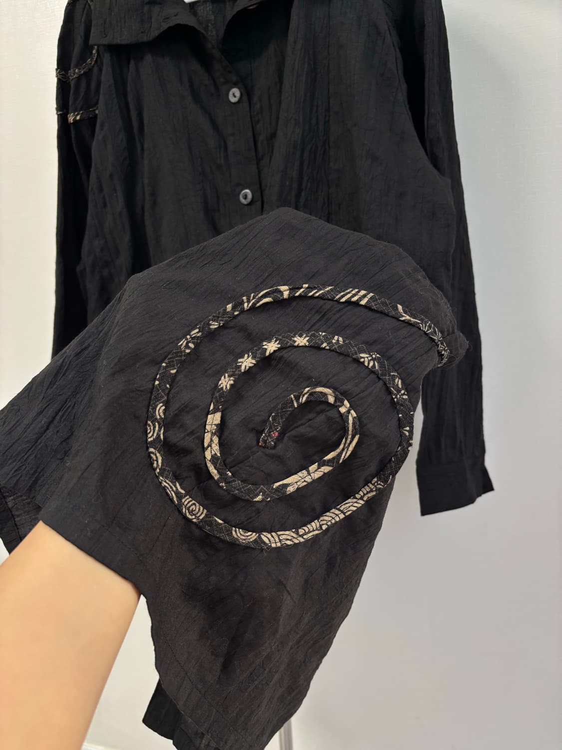 돌돌 파이핑 포인트 오버사이즈 셔츠 상품이미지4