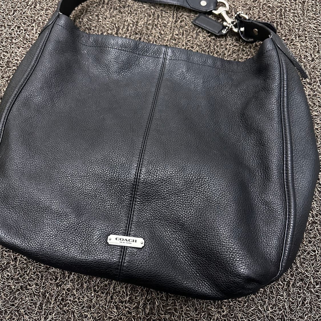 COACH 코치 레더 타슬 빅백 여성 숄더백 호보백 블랙 상품이미지4