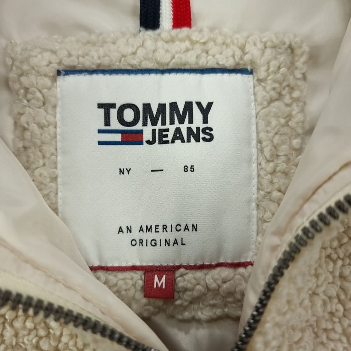 [타미힐피거] 로고 패치 뽀글이 쉐르파 후리스 자켓 아이보리 M19523 상품이미지8