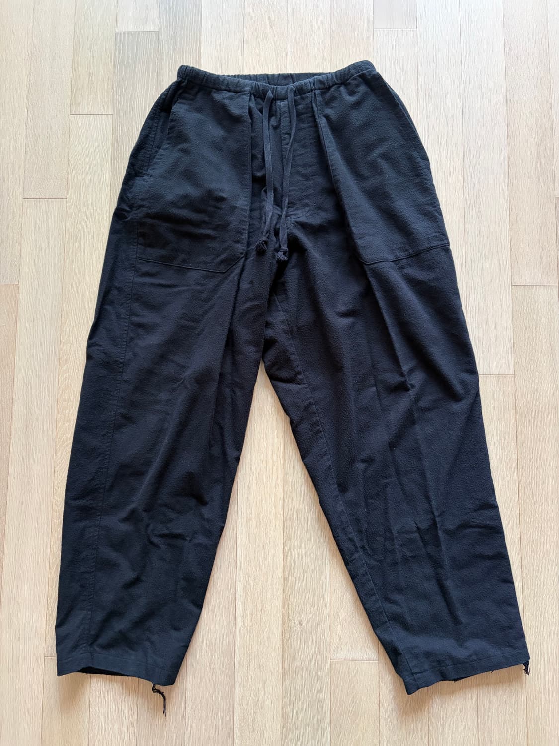 코모리 25AW 코튼넬 테이퍼드 팬츠 상품이미지1