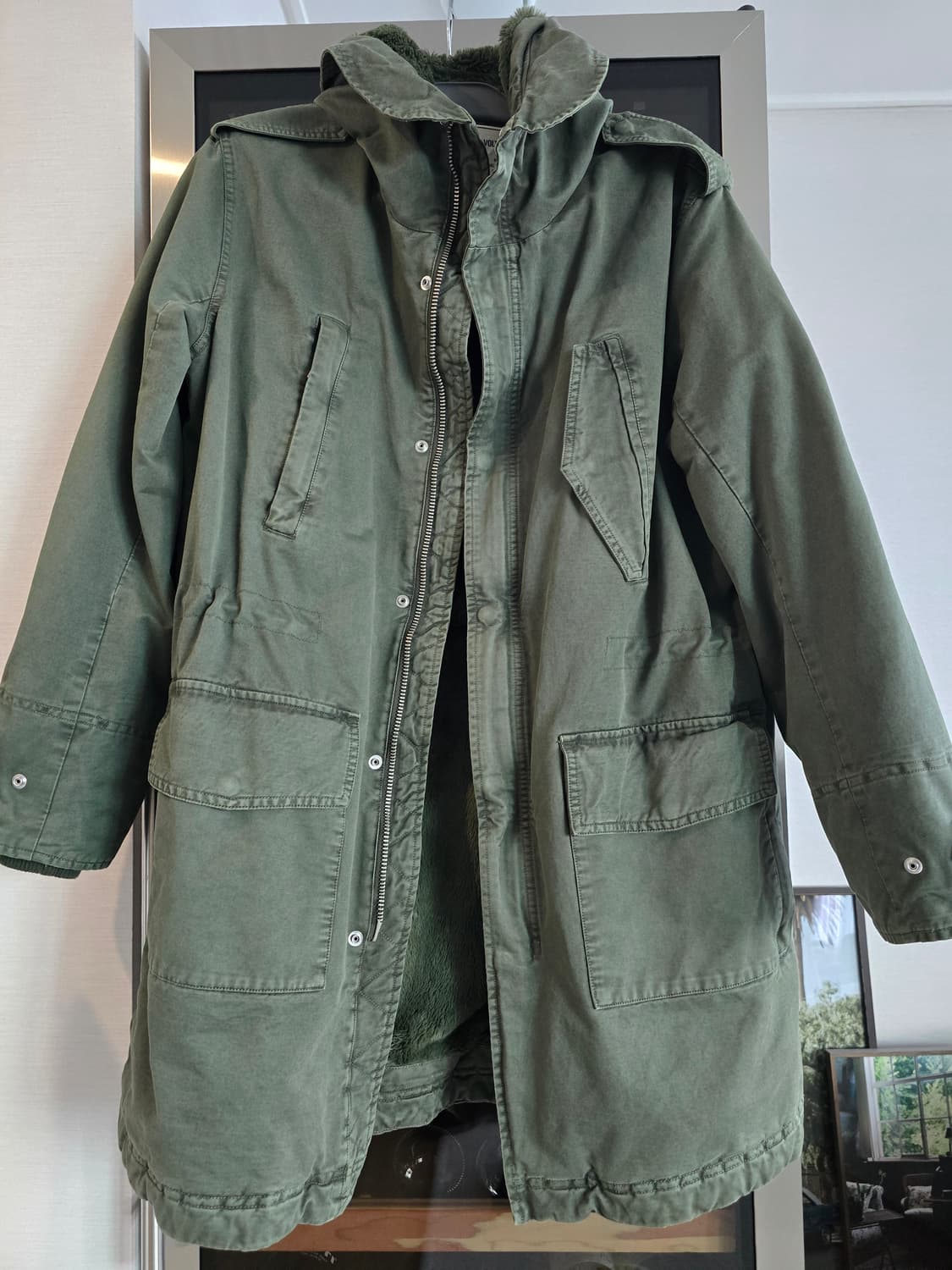 쟈딕앤볼테르 밀리터리 자켓입니다. 상품이미지1