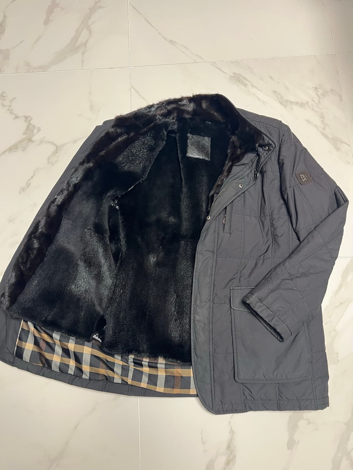 닥스 블랙 자켓 (토끼털, 밍크털 내피조끼) 상품이미지2