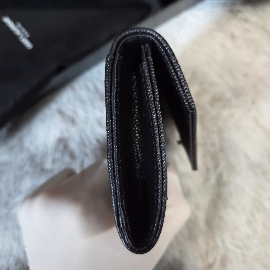 [정품] 생로랑 마틀라세 엔벨로프 지갑 상품이미지7