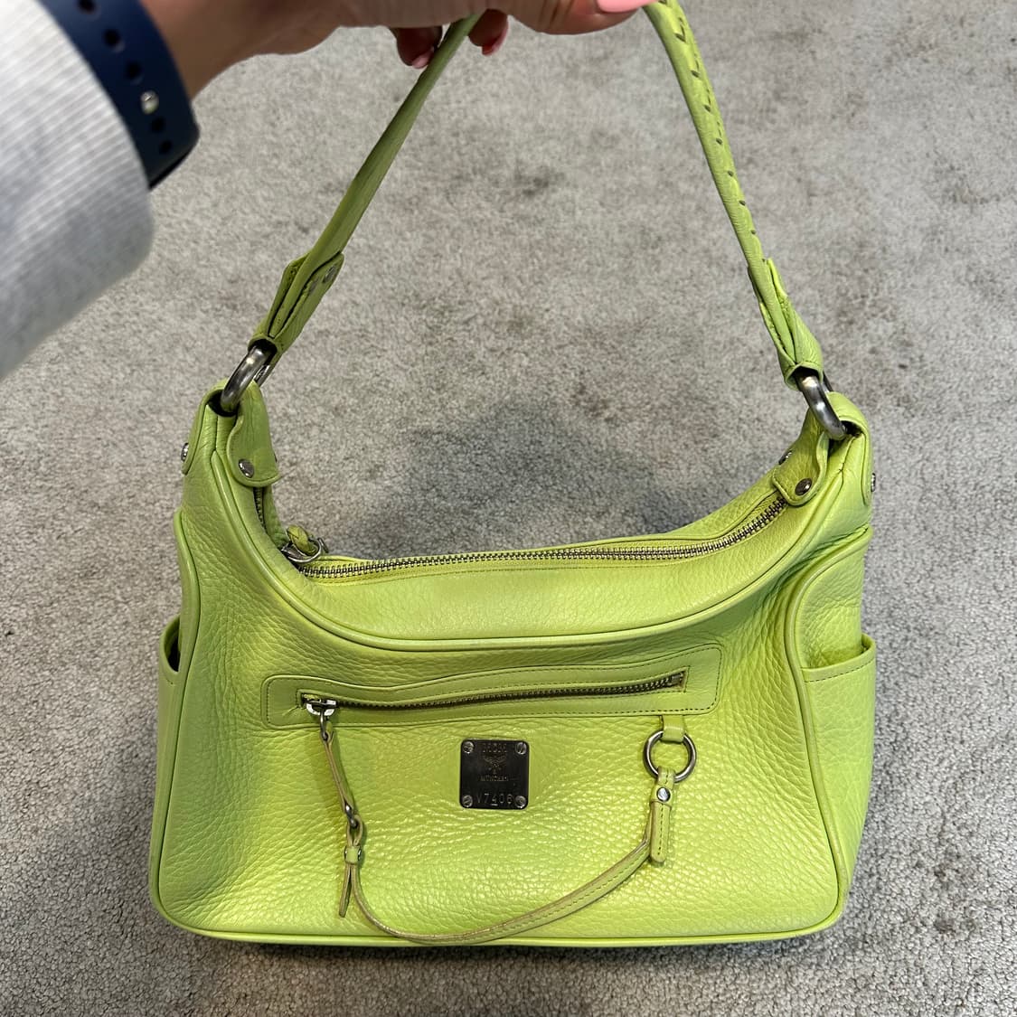 MCM 엠씨엠 빈티지 라임 숄더백 상품이미지2