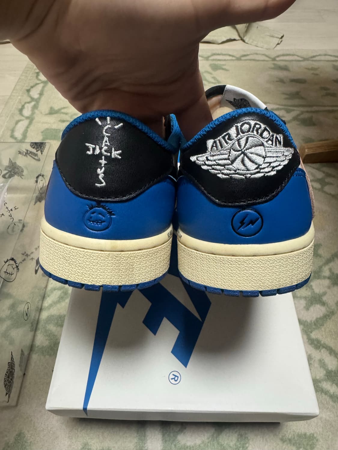 조던 1 x 트래비스 스캇 x 프라그먼트 레트로 로우 OG 270 상품이미지7