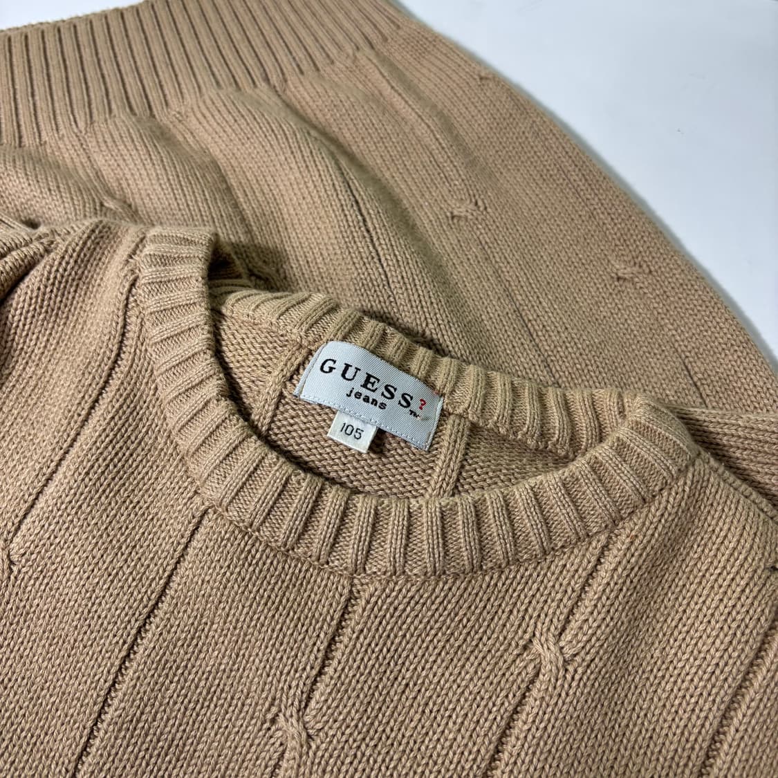 105 게스 베이지 꽈배기니트 상품이미지1