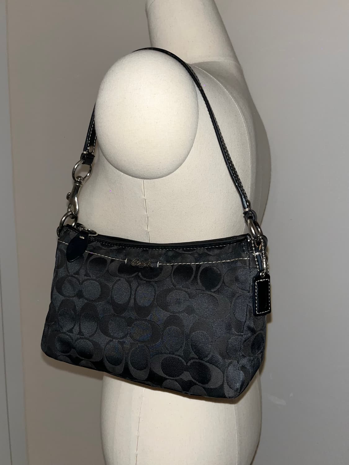 Coach Black Mini Bag 상품이미지3