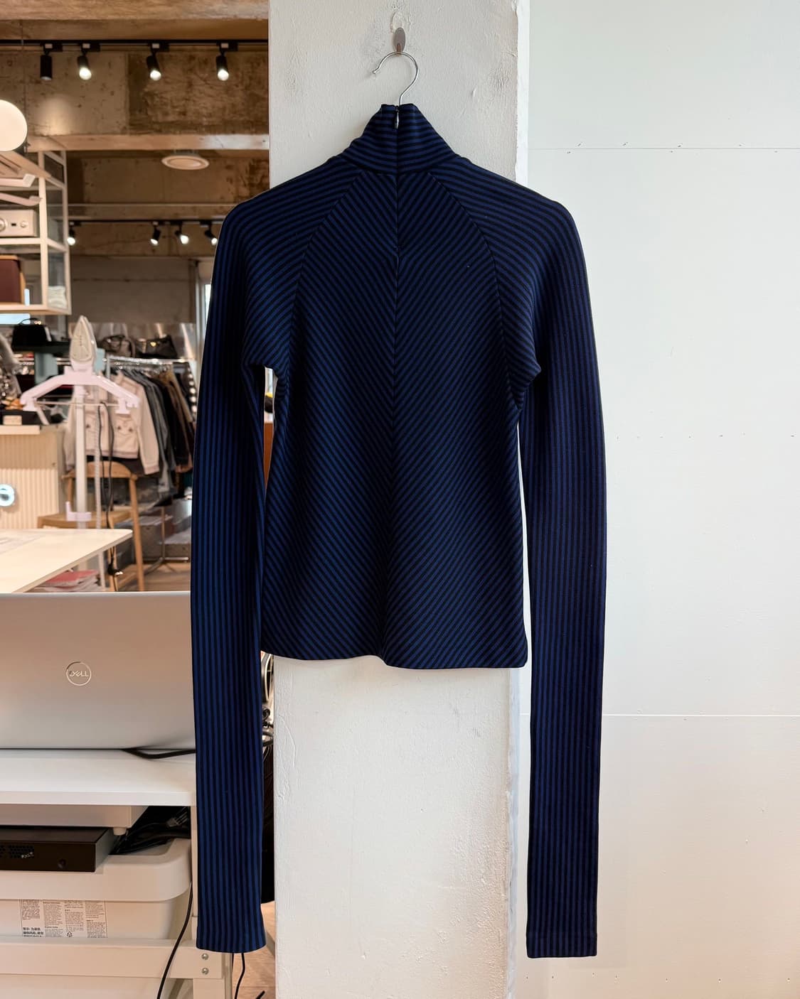 하이더 아커만 블루 스트라이프 터틀넥 롱슬리브  상품이미지7