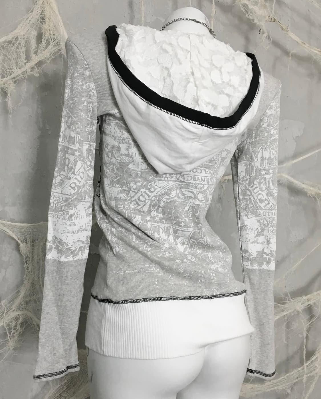 LIBERTALIA Hooded long sleeves 상품이미지3