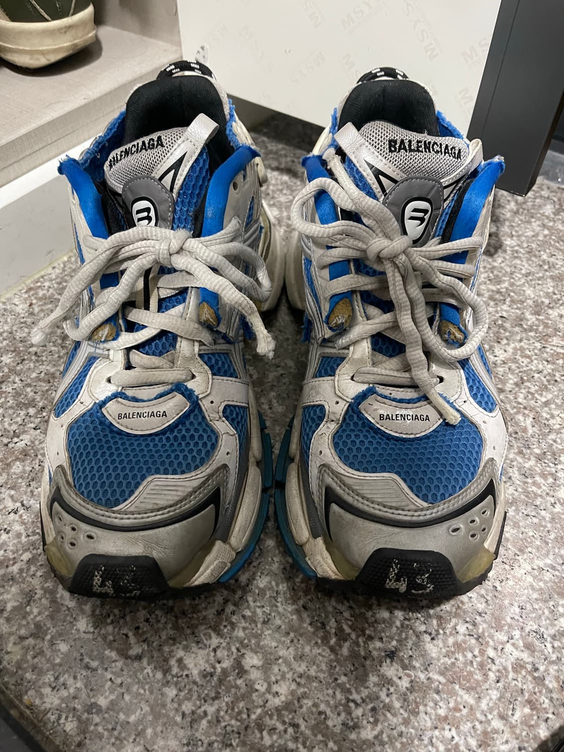 발렌시아가 뉴러너 43 상품이미지3