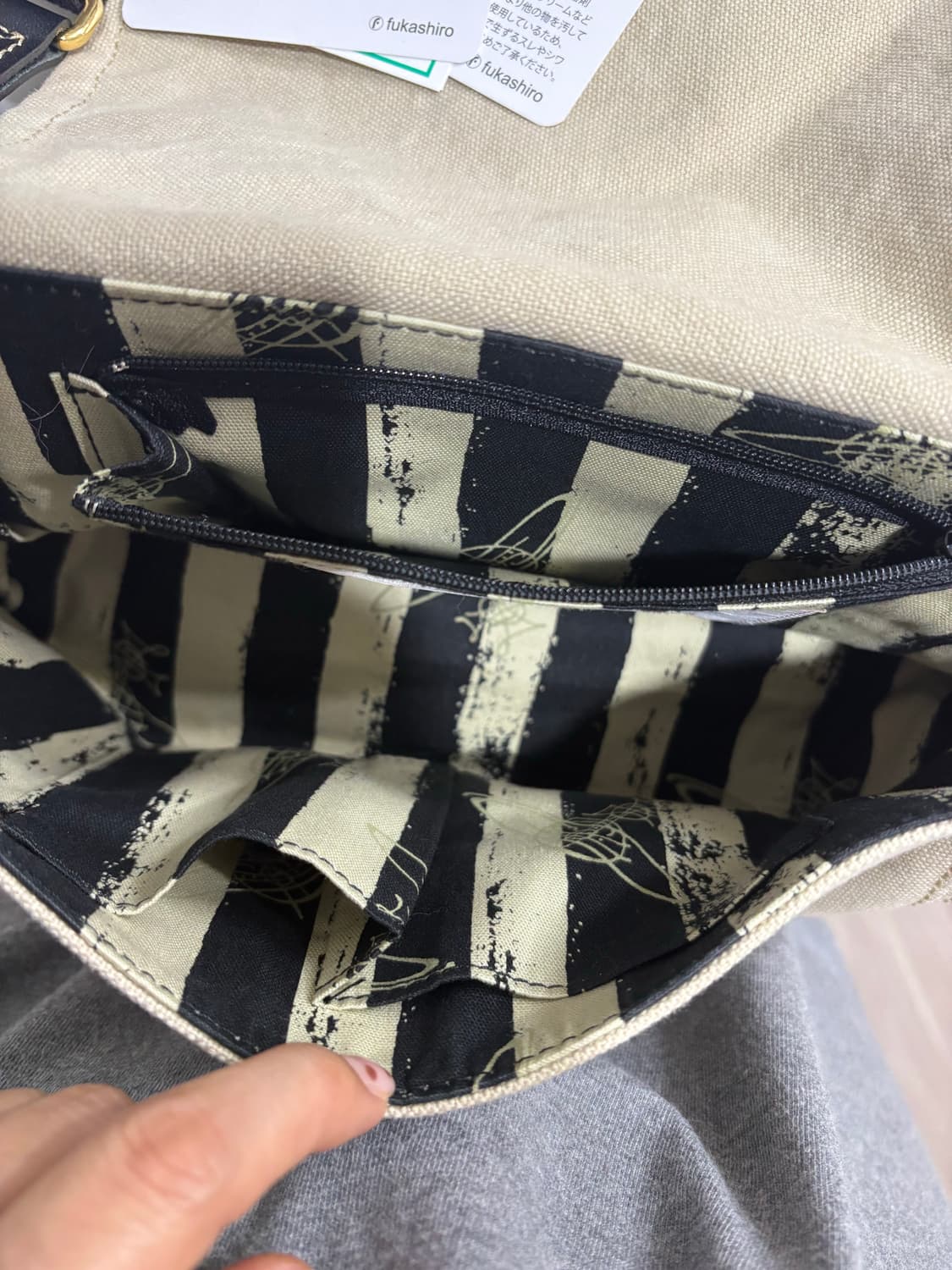 비비안웨스트우드 크로스백 상품이미지5