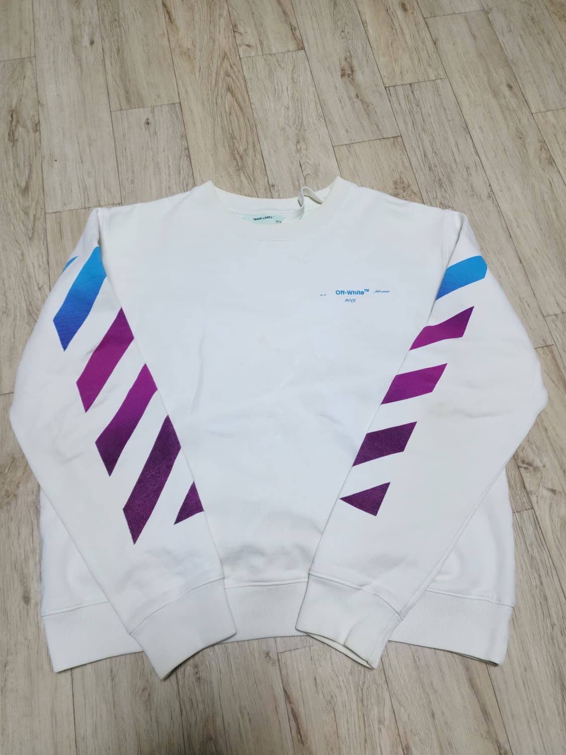 오프화이트 스웻셔츠 상품이미지1