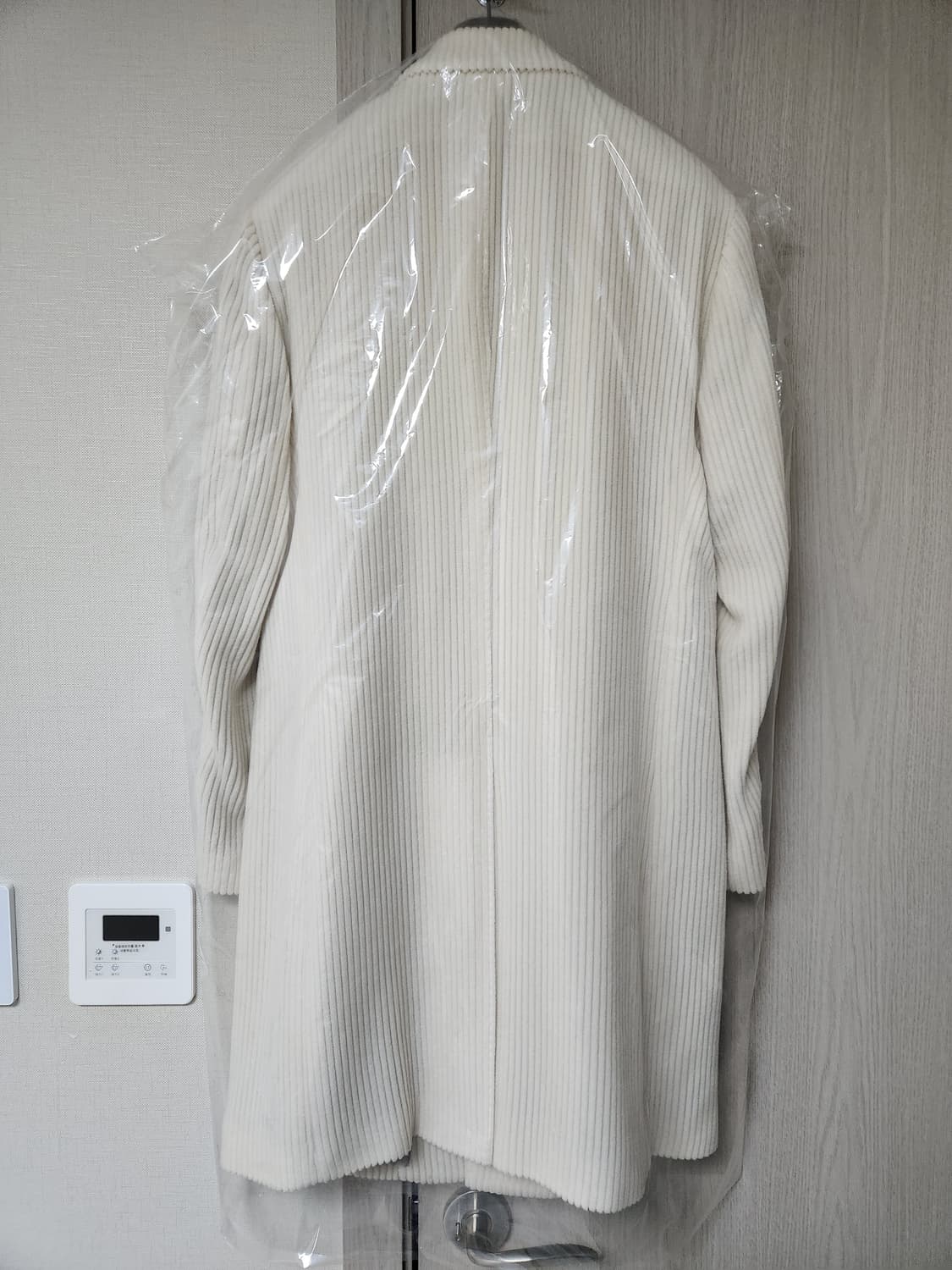 란스미어 울캐시 피크드라펠 코듀로이 코트 상품이미지2