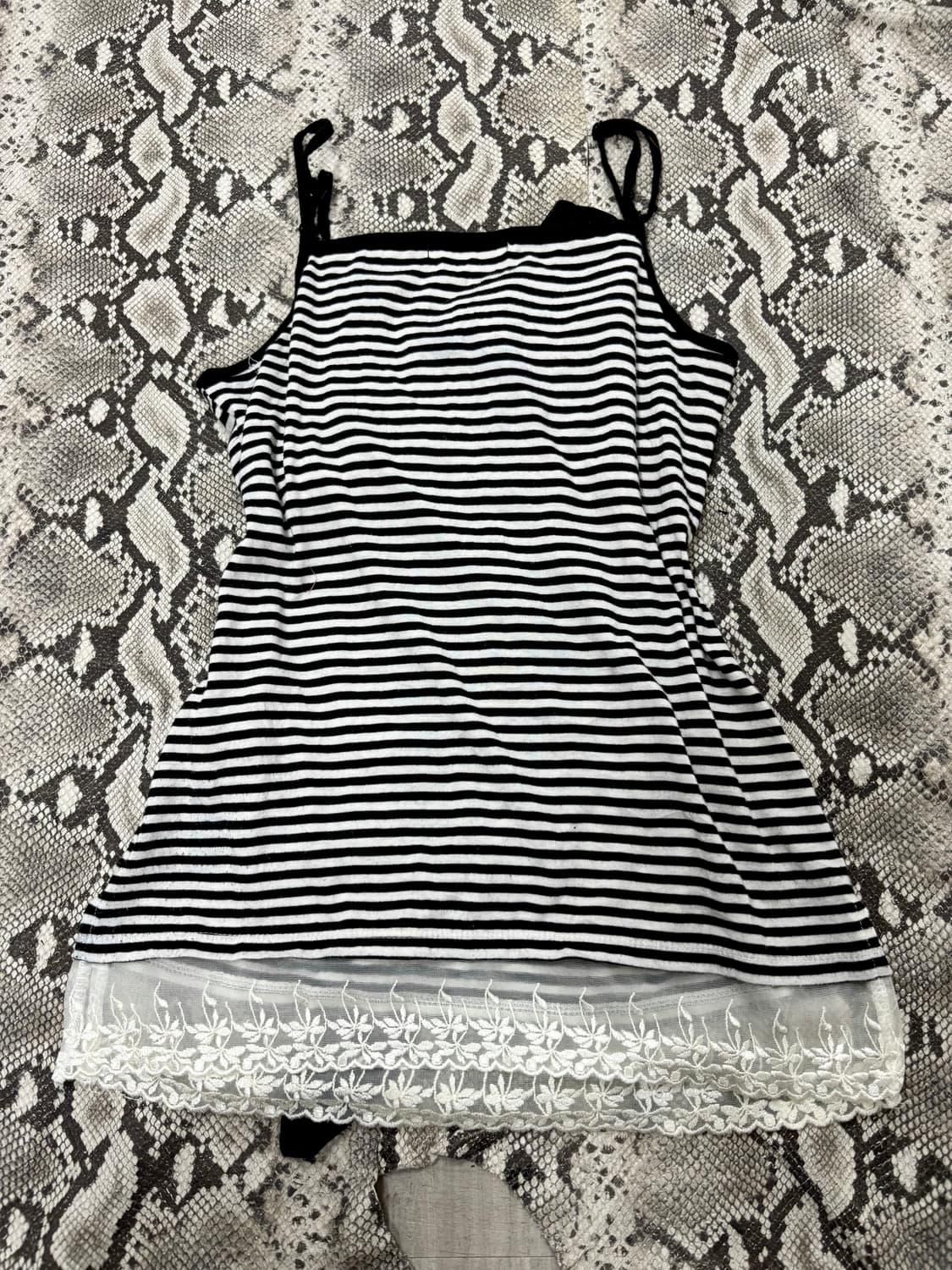 “Vintage” Y2K Stripe Lace Sleeveless 상품이미지5