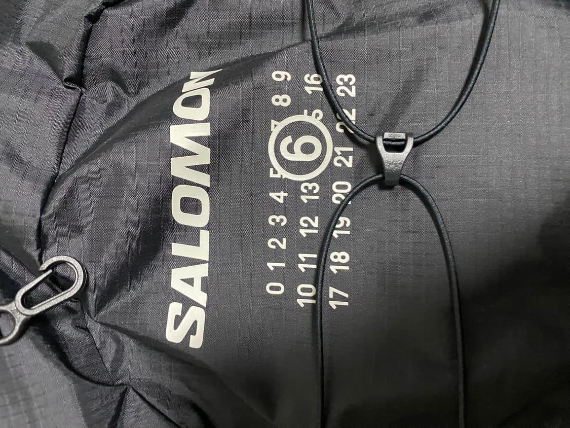 살로몬 마르지엘라 MM6 콜라보 XT-15 백팩 블랙 상품이미지4