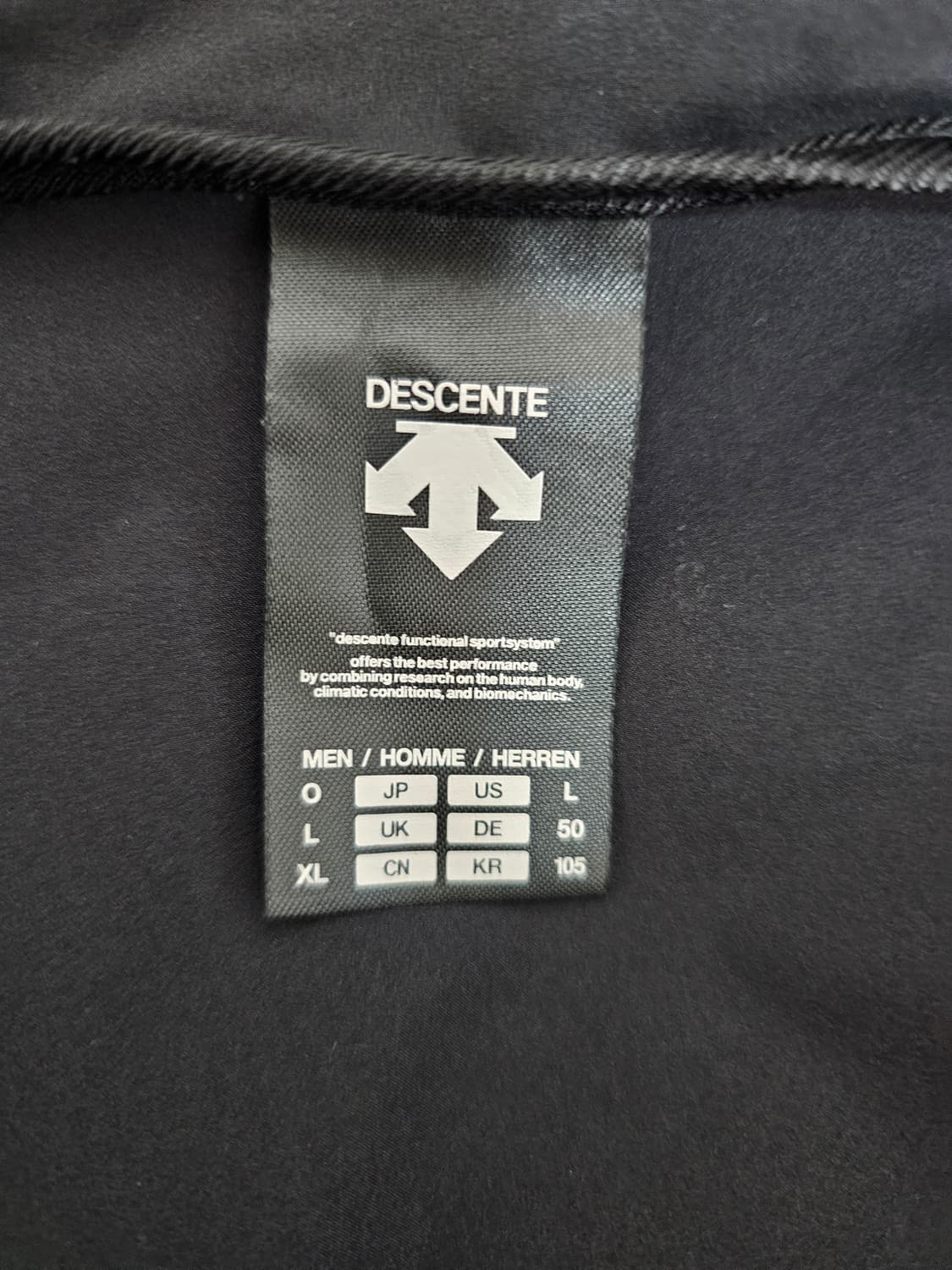 데상트 바람막이 후드자켓 105 상품이미지3