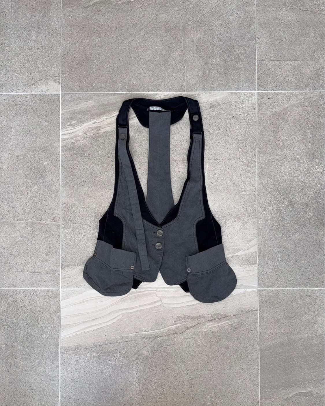 TANKUS charcoal pocket button vest 상품이미지1