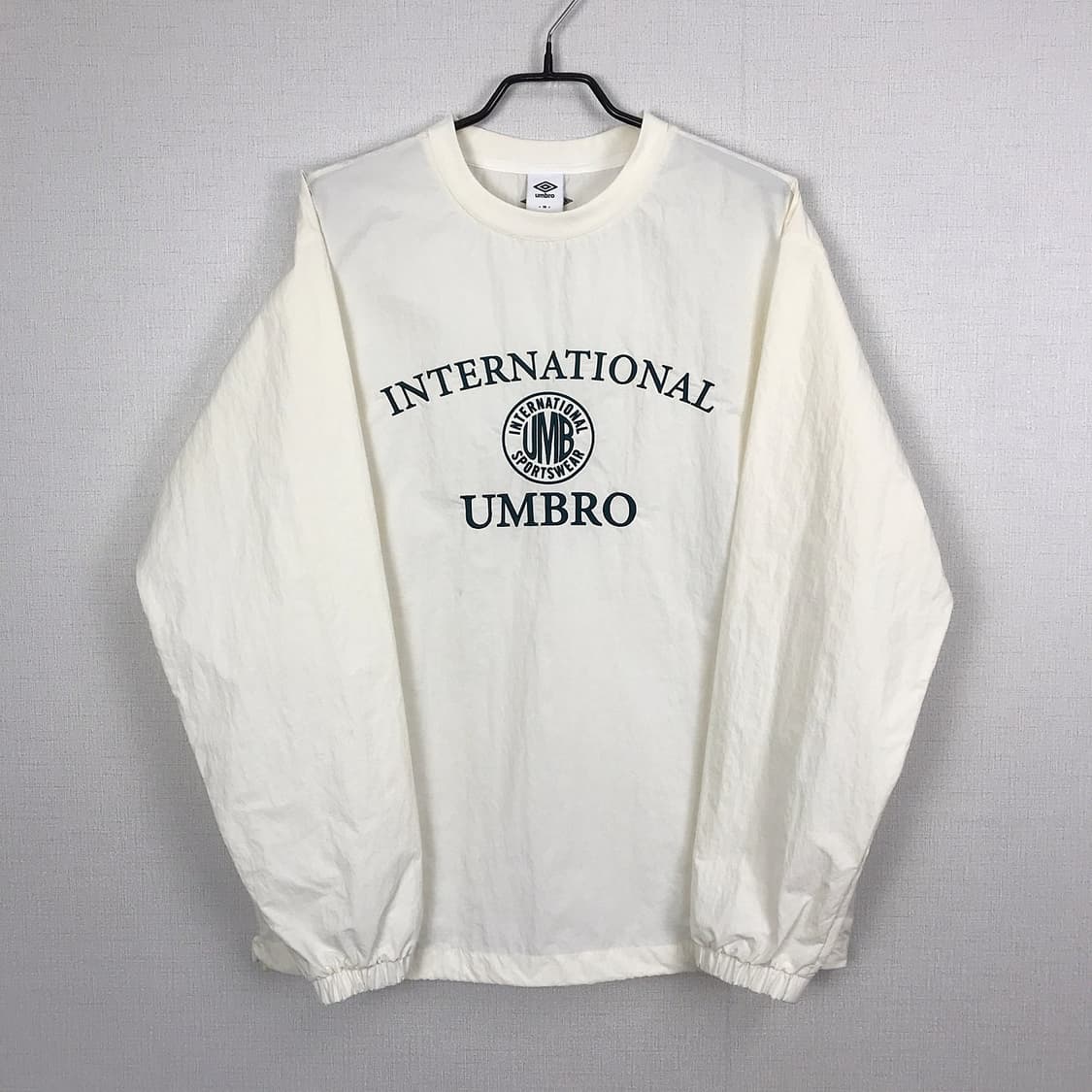 엄브로 Umbro 아치레터링 피스테 긴팔 S (90) 상품이미지2