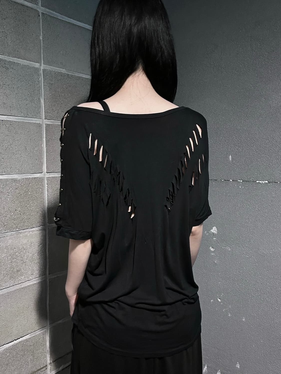 Skull Cross Chain-Shoulder Cut Out Tee 상품이미지3