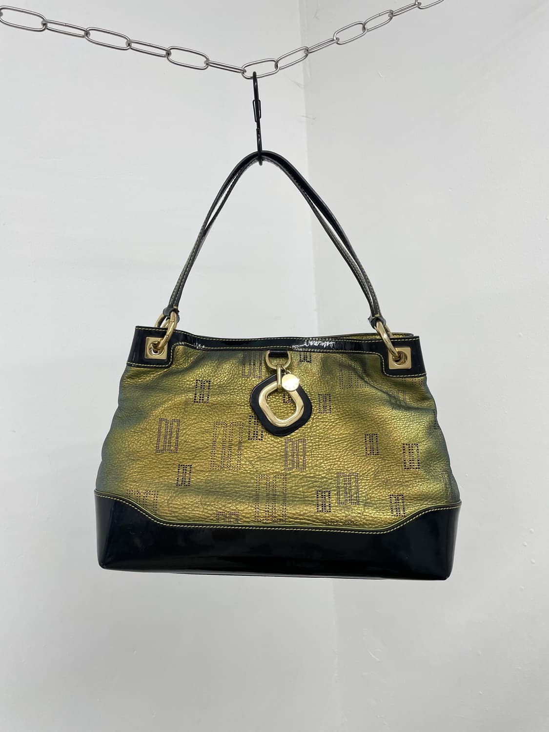 닥스 페어리 로고 참 숄더백 상품이미지6