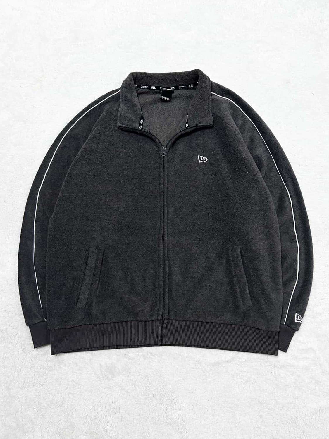 뉴에라 자수로고 차콜 부클집업 상품이미지6