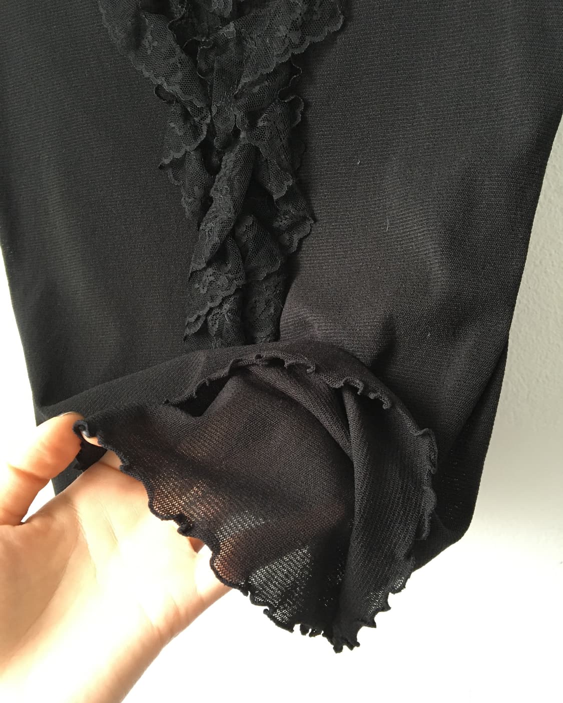 Ruffle point mesh top 상품이미지6