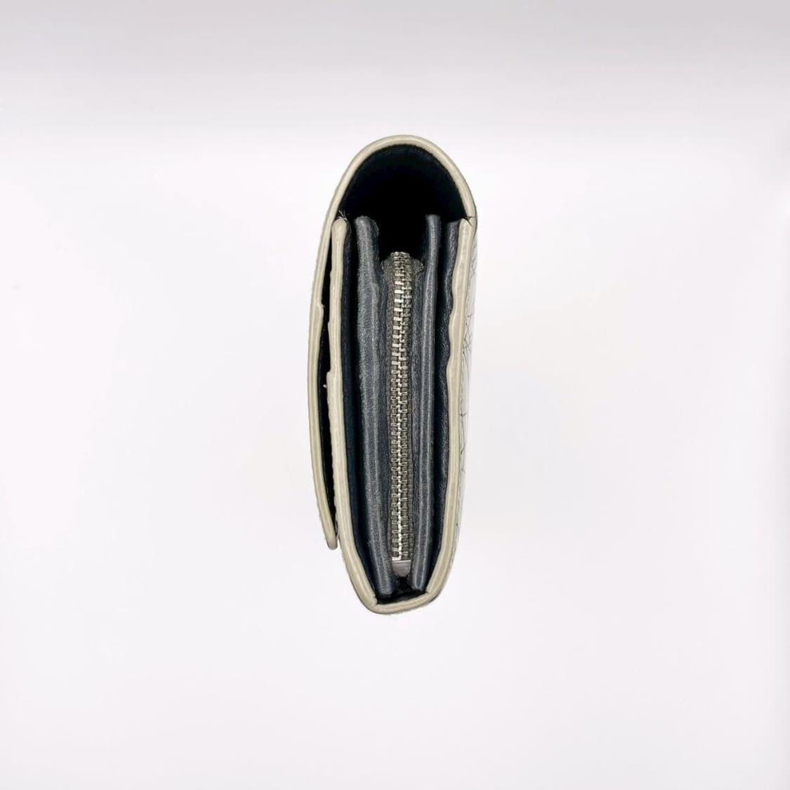 비비안 웨스트우드 x Farrel Nissa 멀티 장지갑 상품이미지7